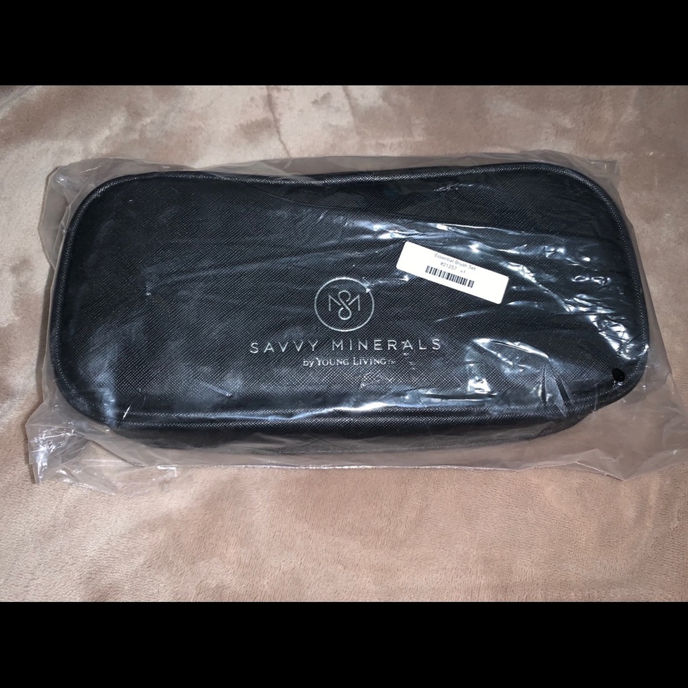 Savvy Minerals by Young Living Makeup Brush Set